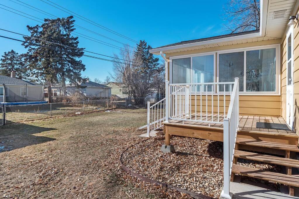 Unique 4 Season Porch 6 Queen Beds Huge Space Rapid City Exterior photo